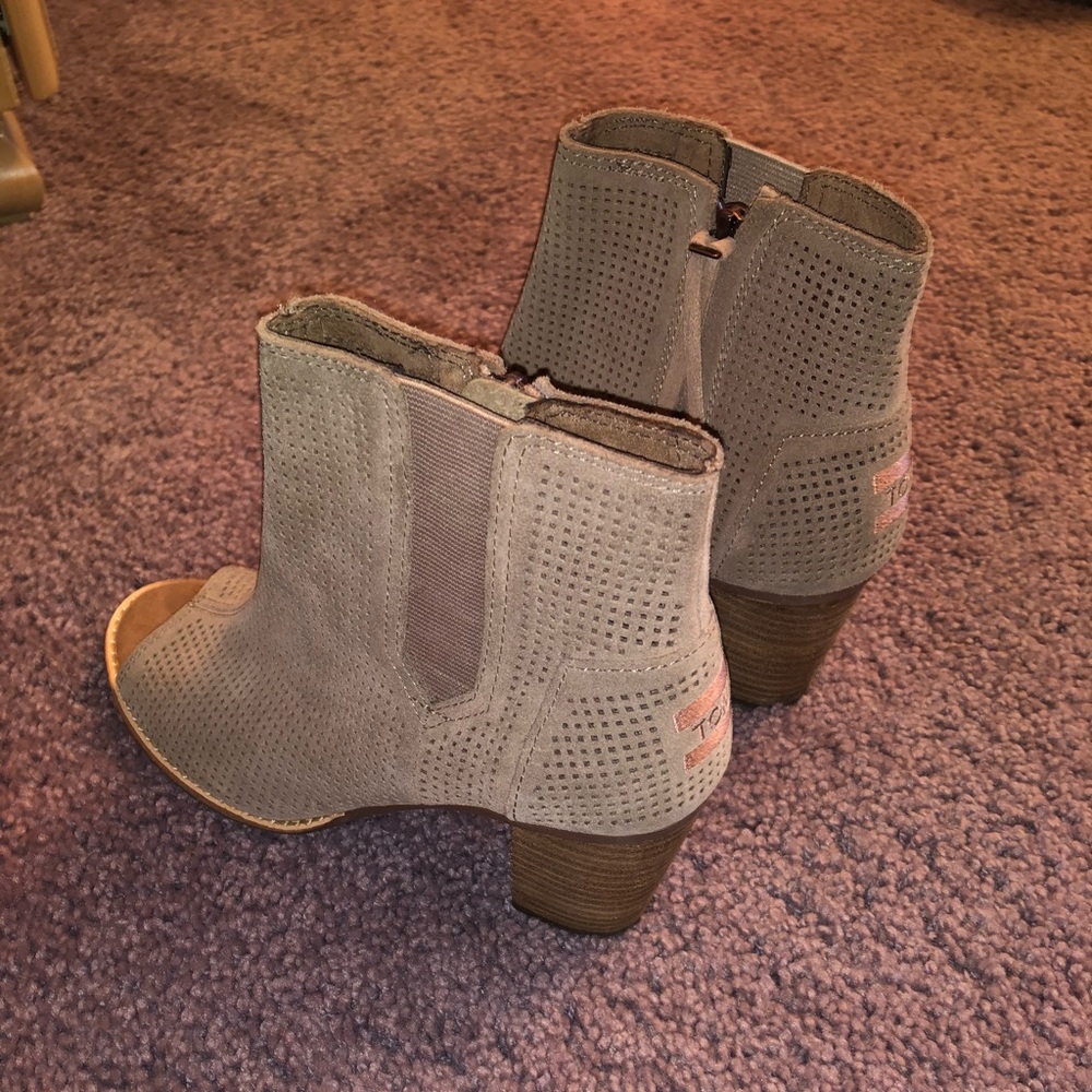 Toms heels